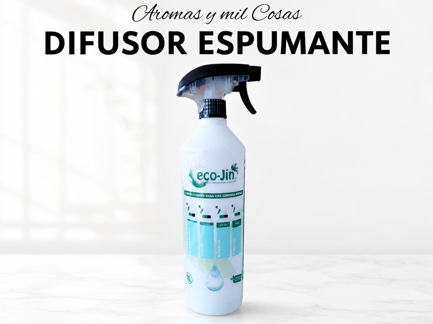 Difusor espumante Eco-Jin de 1 litro con gatillo pulverizador sobre fondo claro