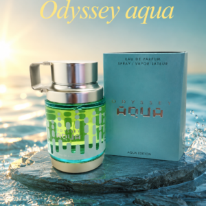 Perfume masculino Odyssey Aqua de Armaf con frasco turquesa y caja original, presentado sobre fondo elegante.